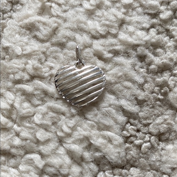 Silver Heart Pendant - Picture 1 of 3